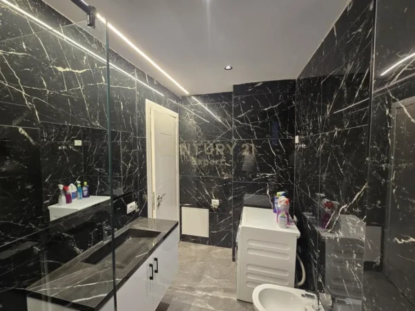 Tirane, shes apartament 2+1 Kati 4, 103 m² 250.000 € (UET)