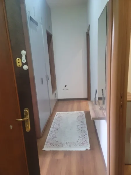 Tirane, jepet me qera apartament 1+1 Kati 1, 62 m² 600 € (9 KATESHET)
