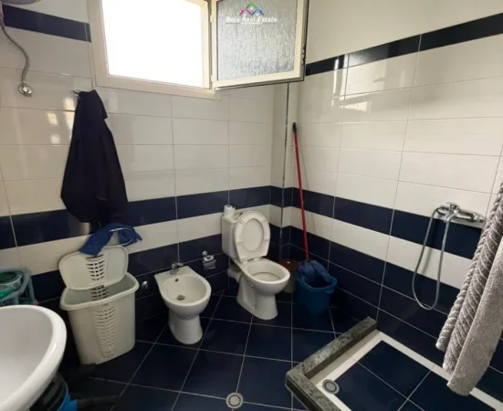 Tirane, jepet me qera Vile 2+1 Kati 2, 85 m² 580 € (sauk i ri)