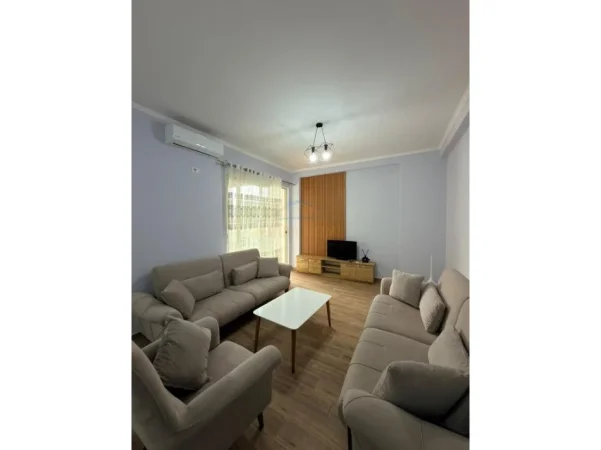 Tirane, shitet apartament 2+1+Ballkon Kati 5, 102 m² 170.000 € (Astir)