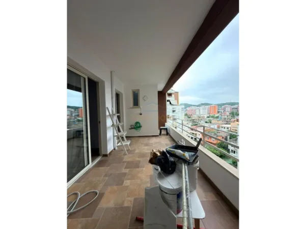Tirane, shitet apartament 2+1+Ballkon Kati 5, 102 m² 170.000 € (Astir)