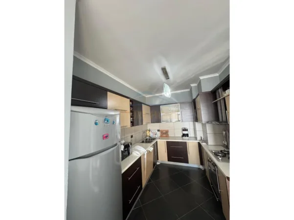 Tirane, shitet apartament 2+1+Ballkon Kati 4, 96 m² 150.000 € (Fresk)