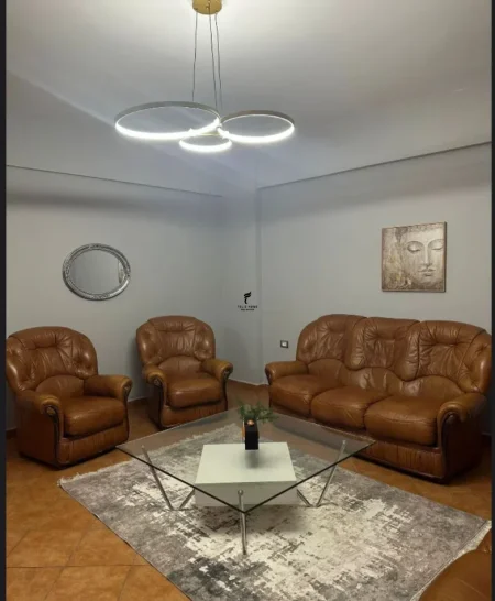 Tirane, jepet me qera apartament 2+1 Kati 5, 100 m² 600 € (MYSLYM SHYRI)