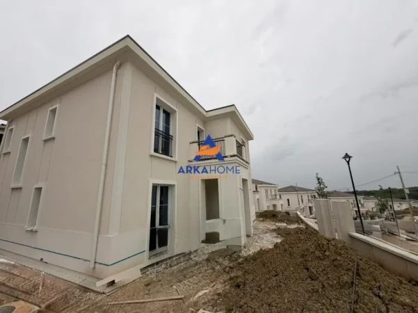 Tirane, shitet Vile 2 Katshe Kati 2, 524 m² 890.000 € 