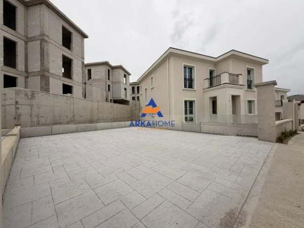 Tirane, shitet Vile 2 Katshe Kati 2, 524 m² 890.000 € 