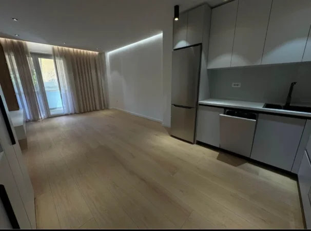 Tirane, shitet apartament 1+1 Kati 2, 55 m² 145.000 € (PRANE MATERNITETIT KOCO GLIOZHENI)