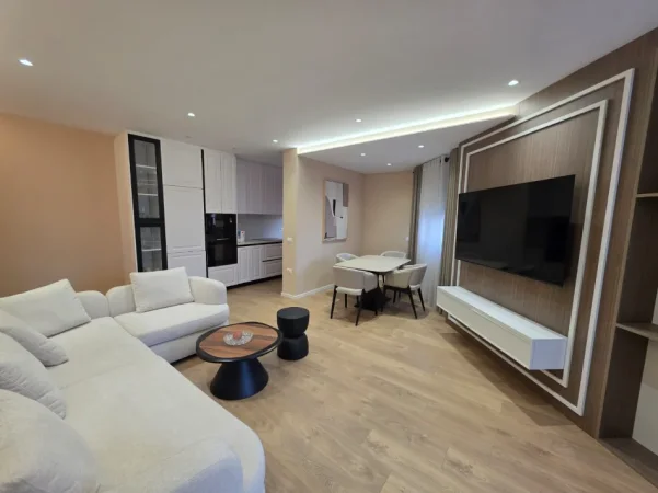 Tirane, shitet apartament 2+1+Ballkon Kati 3, 117 m² 370.000 € (Rruga e Durrësit)