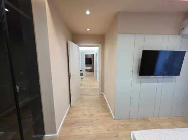 Tirane, shitet apartament 2+1+Ballkon Kati 3, 117 m² 370.000 € (Rruga e Durrësit)