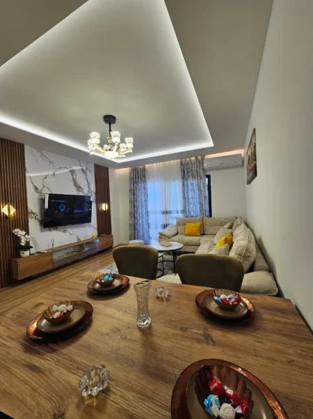 Tirane, shitet apartament 2+1 Kati 5, 116 m² 265.000 € (Pallati me shigjeta)