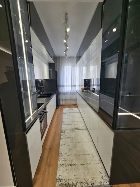 Tirane, shitet apartament 2+1 Kati 5, 116 m² 265.000 € (Pallati me shigjeta)