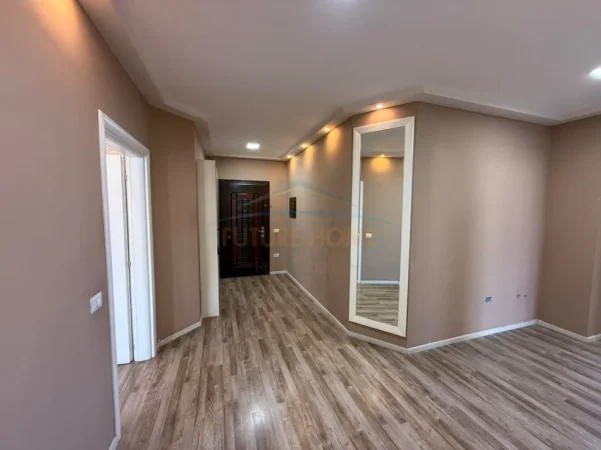Tirane, shitet apartament 2+1 Kati 4, 126 m² 220.000 € (Selite)