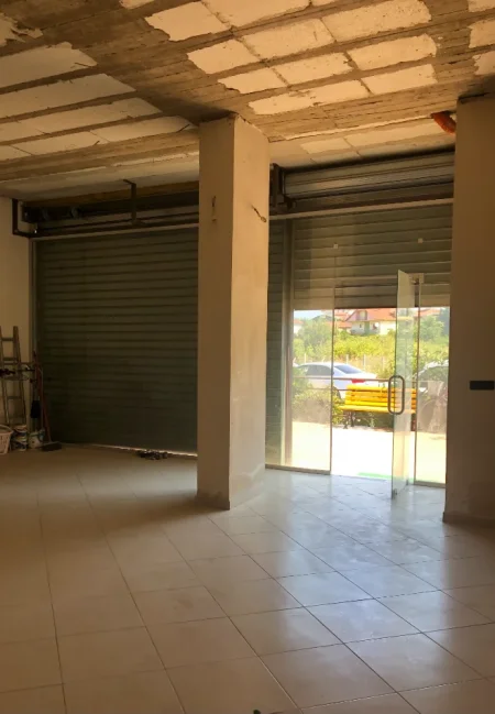 Tirane, shes ambjent biznesi Kati 0, 62 m² 62.000 € (Gjergj Legisi)