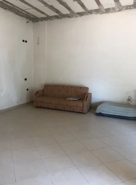Tirane, shes ambjent biznesi Kati 0, 62 m² 62.000 € (Gjergj Legisi)