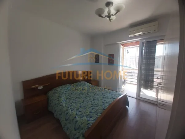 Tirane, jepet me qera apartament 2+1+Ballkon Kati 8, 99 m² 600 € (Perball Kompleksit Delijorgj)