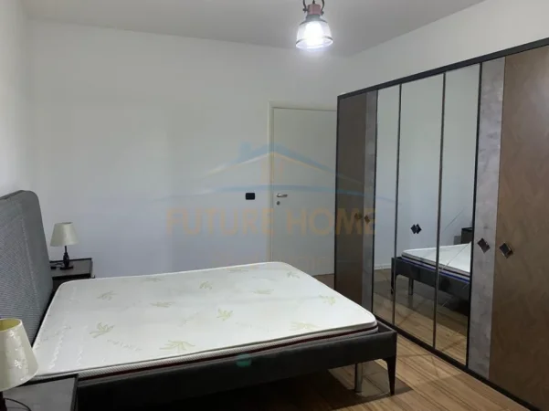 Tirane, jepet me qera apartament 1+1+Ballkon Kati 7, 70 m² 950 € (Rruga e Elbasanit)