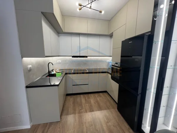 Tirane, jepet me qera apartament 1+1+Ballkon Kati 6, 82 m² 630 € (Kompleksi E88)