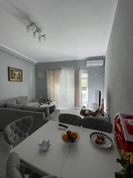 Tirane, shitet apartament 2+1 Kati 3, 83 m² 128.000 € (Fresk)