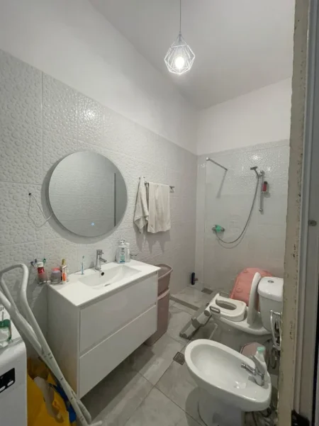 Tirane, shitet apartament 2+1 Kati 3, 83 m² 128.000 € (Fresk)