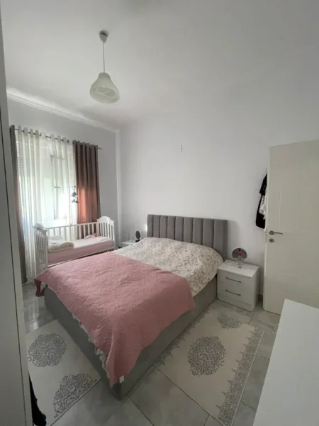 Tirane, shitet apartament 2+1 Kati 3, 83 m² 128.000 € (Fresk)
