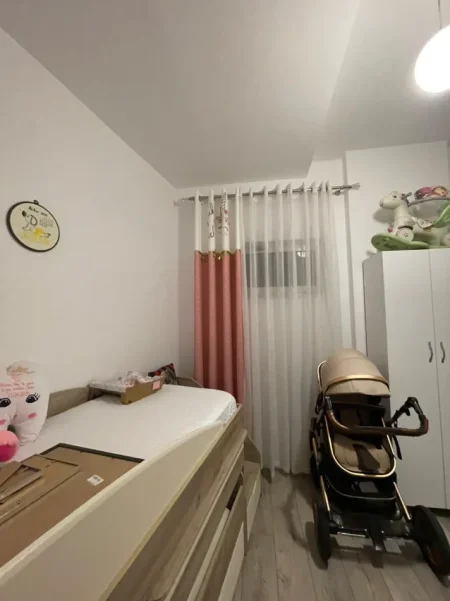 Tirane, shitet apartament 2+1 Kati 3, 83 m² 128.000 € (Fresk)