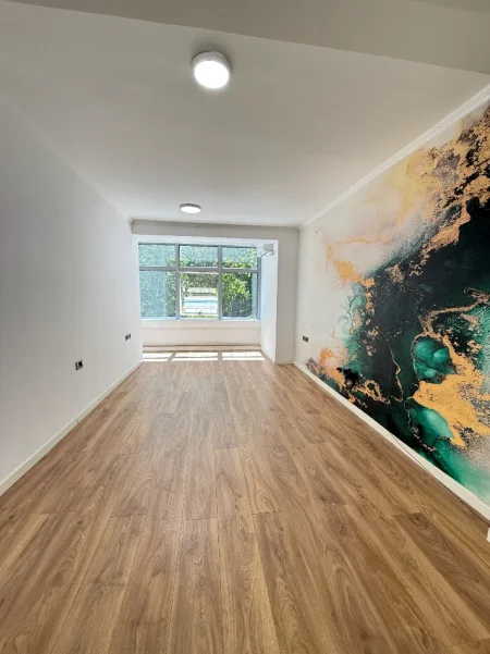 Tirane, jepet me qera zyre Kati 1, 80 m² 80.000 € 