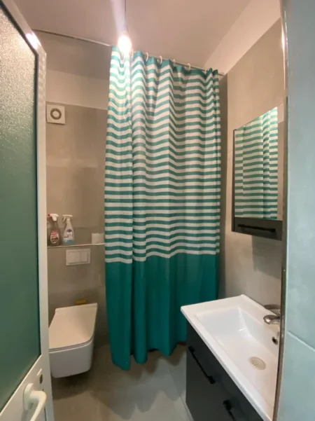 Tirane, jepet me qera apartament 2+1+2 Kati 1, 100 m² 600 € (Selite)