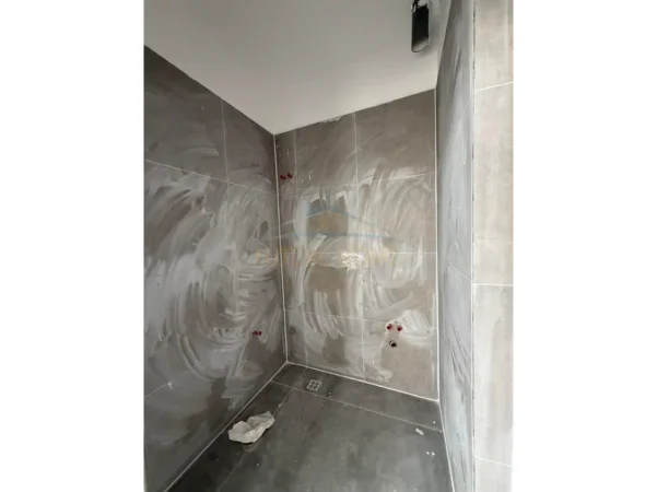 Tirane, shitet ambjent biznesi Kati 0, 76 m² 190.000 € (Kamez)