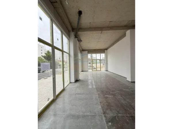Tirane, shitet ambjent biznesi Kati 0, 76 m² 190.000 € (Kamez)