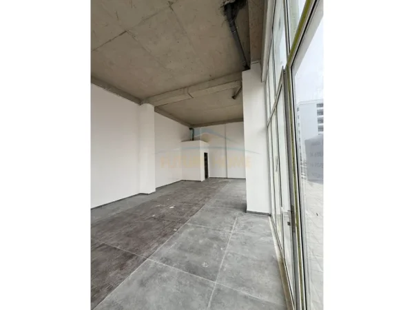 Tirane, shitet ambjent biznesi Kati 0, 76 m² 190.000 € (Kamez)