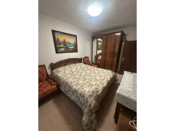 Tirane, jepet me qera apartament 1+1 Kati 1, 58 m² 500 € (Vasil Shanto)
