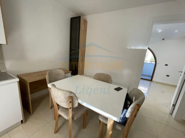 Shqiperi, jepet me qera apartament 1+1 Kati 4, 69 m² 550 € (Bulevardi i Ri)