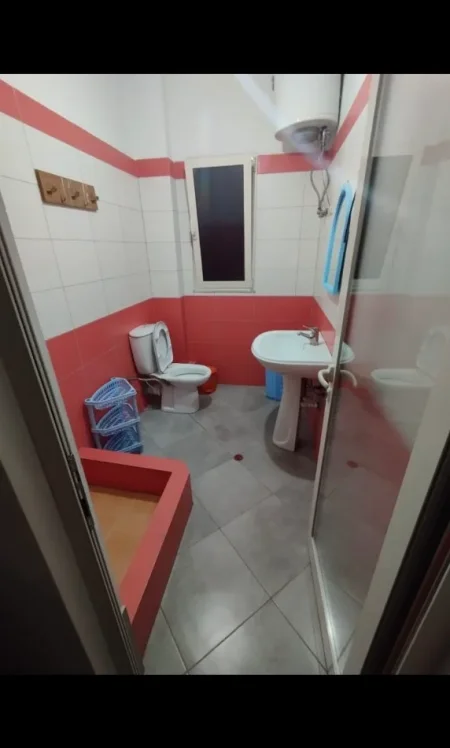 Tirane, jepet me qera apartament 2+1 Kati 3, 75 m² 350 € (Kodra e Priftit)