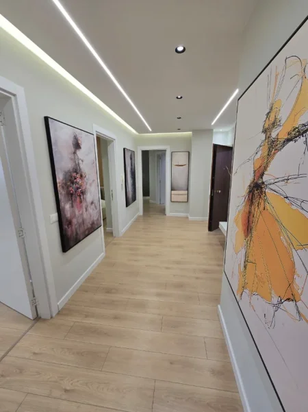 Tirane, shitet apartament 2+1+Ballkon Kati 8, 116 m² (Zogu i Zi)