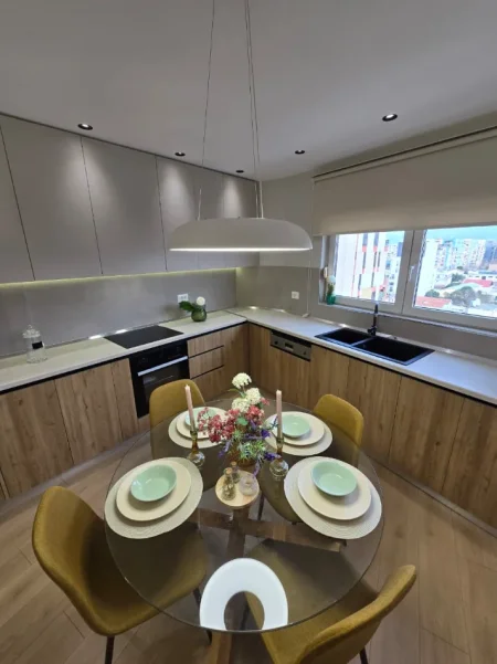 Tirane, shitet apartament 2+1+Ballkon Kati 8, 116 m² (Zogu i Zi)