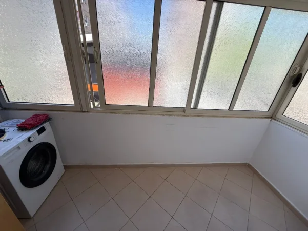 Tirane, jepet me qera ambjent biznesi Kati 1, 80 m² 800 € (21 Dhjetori)