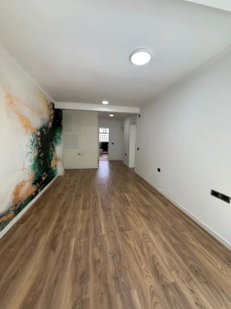 Tirane, jepet me qera ambjent biznesi Kati 1, 80 m² 800 € (21 Dhjetori)