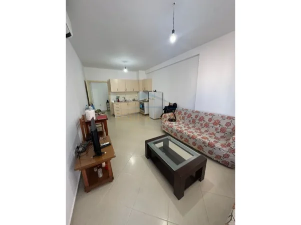 Shqiperi, jepet me qera apartament 2+1 , 90 m² 450 € (Unaza e re)