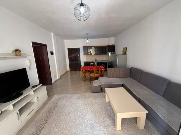 Tirane, jepet me qera apartament 1+1 Kati 6, 70 m² 450 € (Unaza e re)