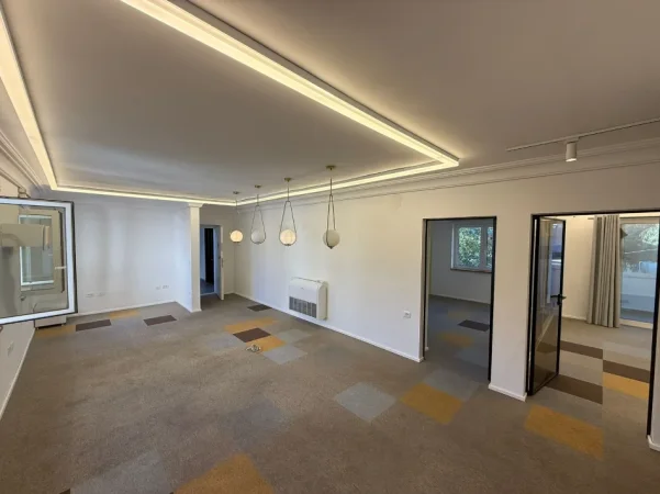 Tirane, jepet me qera zyre Kati 2, 130 m² 1.500 € (Zogu i Zi)