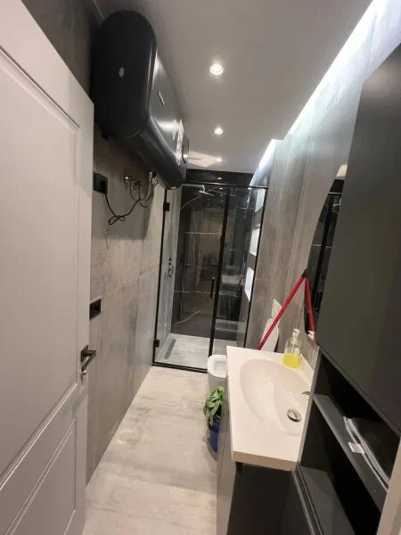 Tirane, jepet me qera apartament 1+1 Kati 1, 75 m² 700 € (Rezidenca Kodra e Diellit 1)