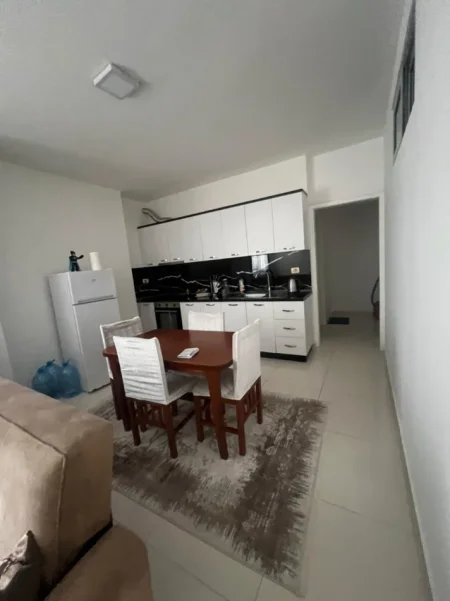 Tirane, shitet apartament 2+1+Ballkon Kati 3, 81 m² 110.000 € (Fresku)