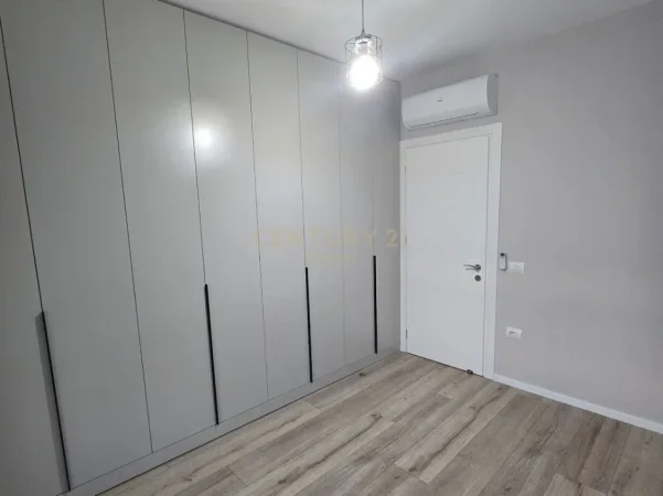 Tirane, shes apartament 2+1+Aneks+Ballkon Kati 4, 103 m² 250.000 € (UET)