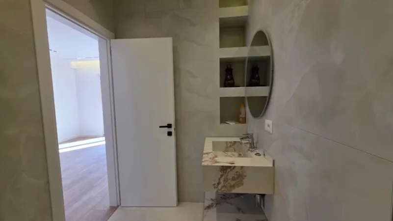 Vlore - Lungomare, shitet apartament 2+1 Kati 10, 118 m² 272.000 € (Rruga Cameria, Lungomare, Vlore)