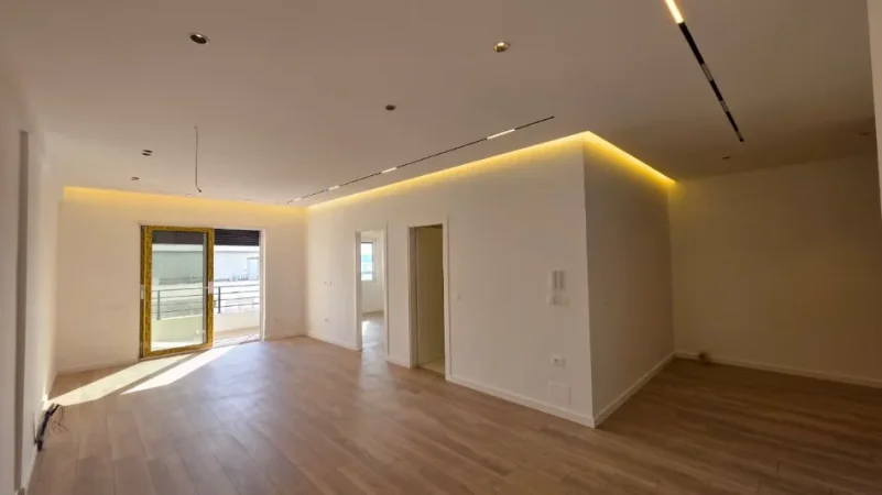 Vlore - Lungomare, shitet apartament 2+1 Kati 10, 118 m² 272.000 € (Rruga Cameria, Lungomare, Vlore)