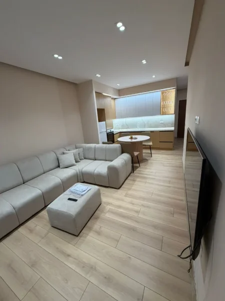 Tirane, jepet me qera apartament 2+1+Aneks+Ballkon Kati 4, 110 m² 