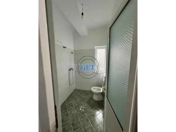 Durres, jepet me qera apartament 2+1 Kati 1, 70 m² 300 € (Plazh)