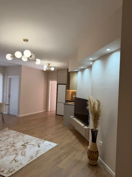 Tirane, jepet me qera apartament 2+1+Aneks+Ballkon Kati 3, 77 m² 600 € (Yzberisht)