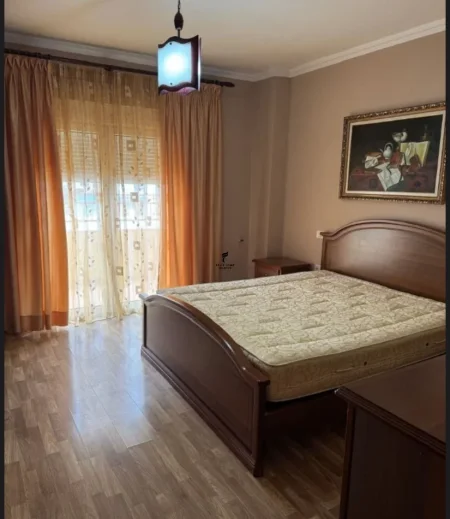 Tirane, jepet me qera apartament 1+1 Kati 8, 65 m² 600 € (SHESHI WILLSON)