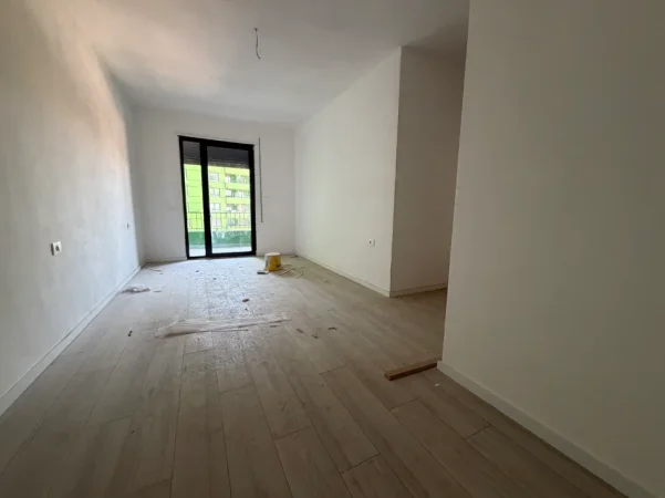 Tirane, shitet apartament 3+1 , 121 m² 178.000 € (5 Maji)