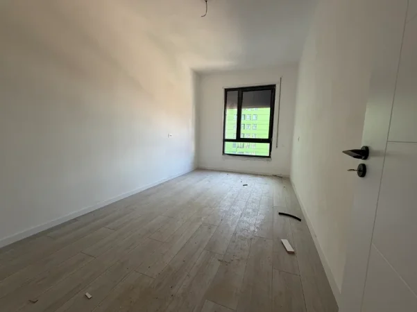 Tirane, shitet apartament 3+1 , 121 m² 178.000 € (5 Maji)
